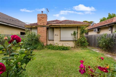 houses sold at auction today in melbourne.
